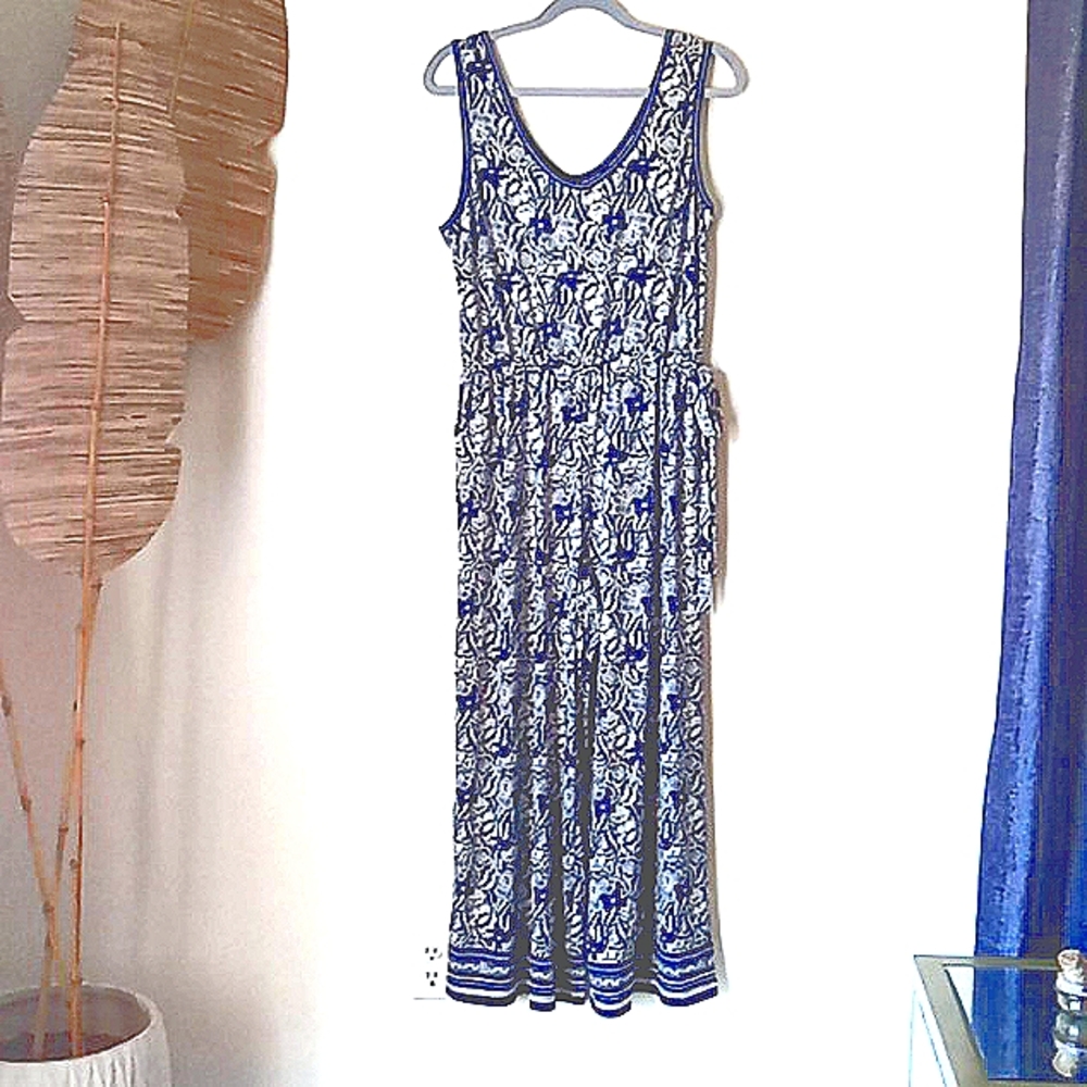 Max studio women's jumpsuit, size large color navy blue and White